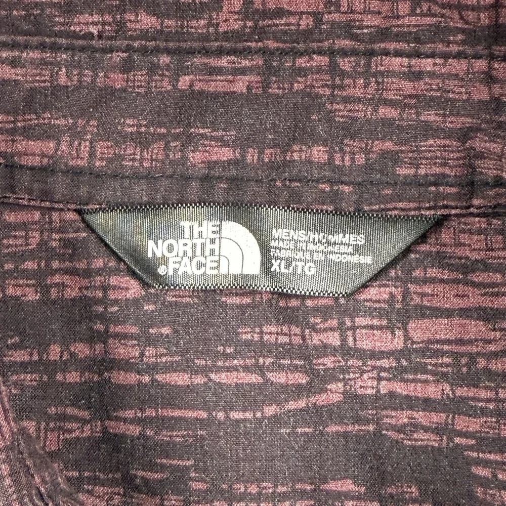 The North Face Shirt Mens XL Burgundy Button Down Long Sleeve Hiking Performance